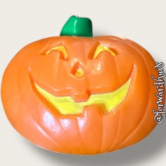 Set of Four Hallmark Vintage Button Covers – Jack-O-Lantern Design - Picture 7 of 12